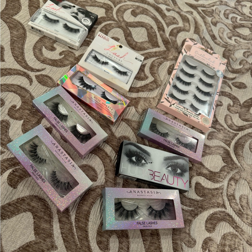 13 pairs of luxurious eyelashes